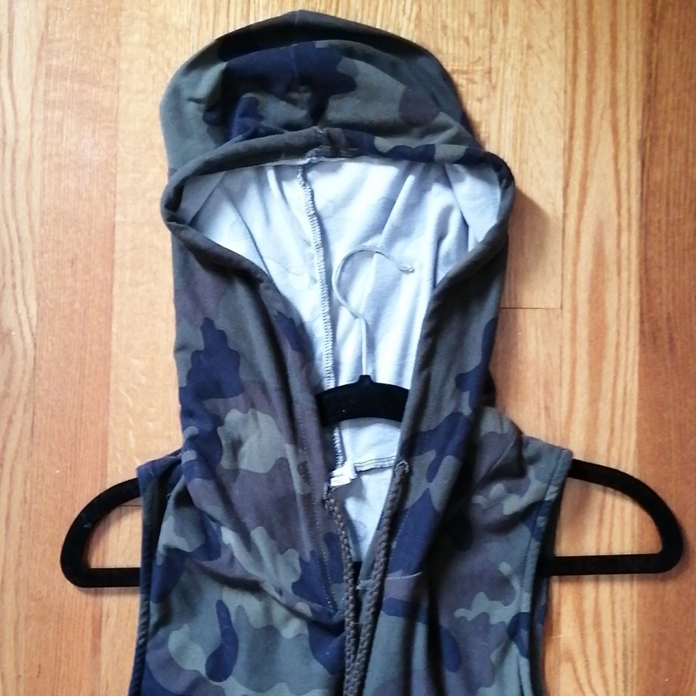 Army pattern jumpsuit. - Picture 2 of 5
